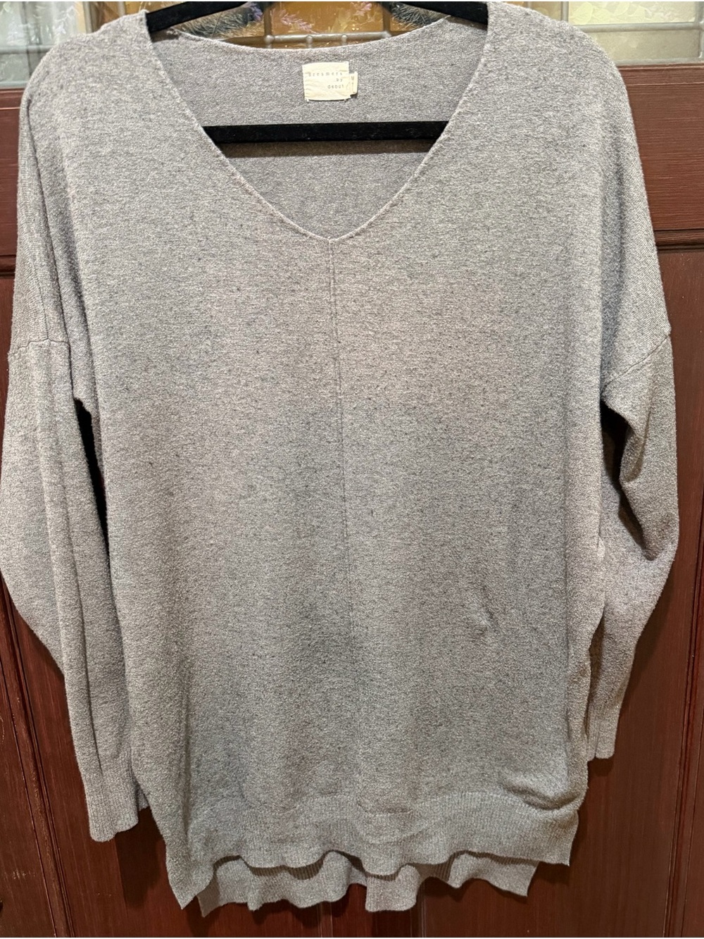 Lightweight V‑Neck Gray Knit Sweater